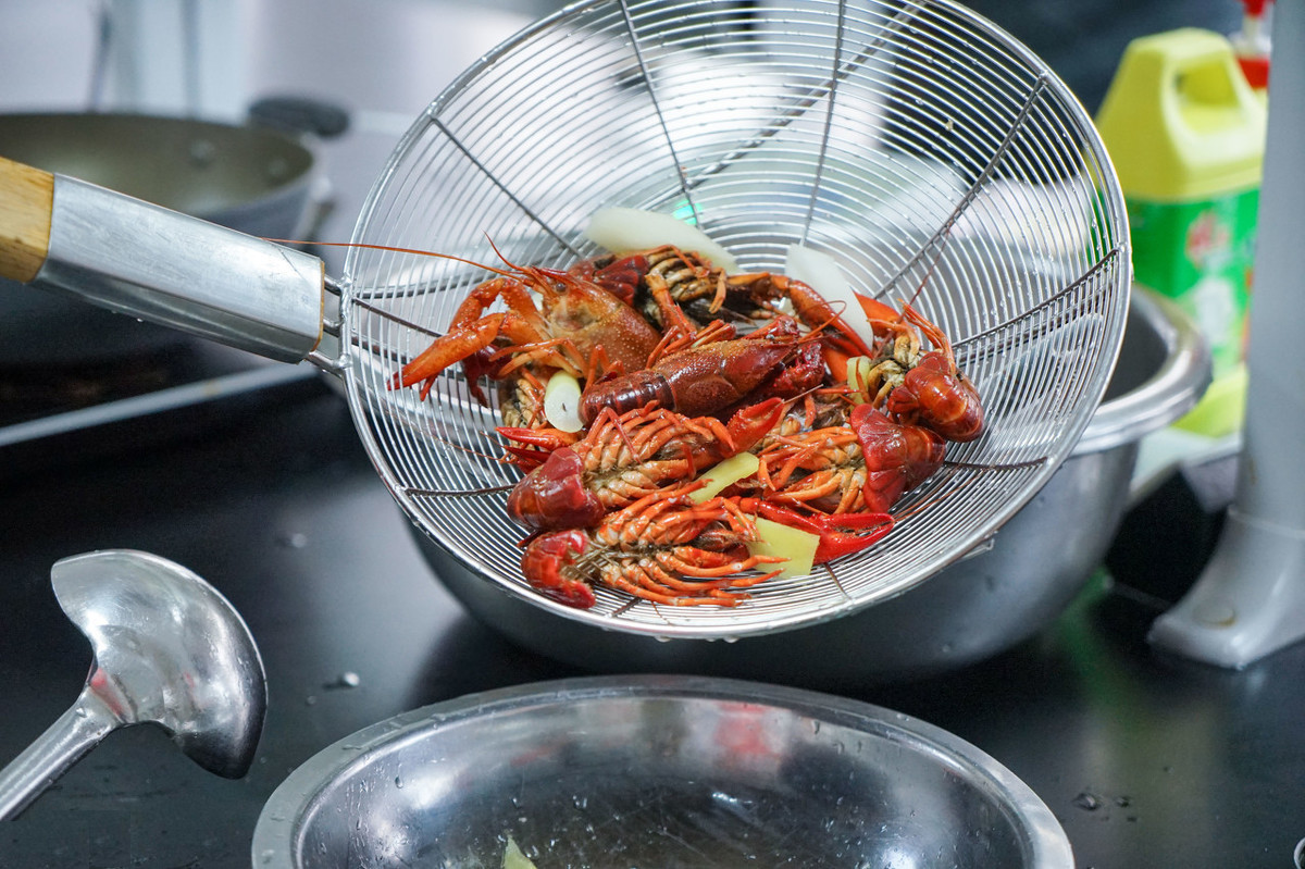 可乐小龙虾你吃过吗20年老厨师的烹饪笔记分享好吃到停不下来